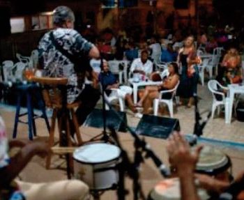Musique La samba s ’ adapte à la Covid-19 et la musique revient à Rio