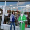 Jouets Alès : le Père Noël vert et les boîtes à cadeaux font leur retour