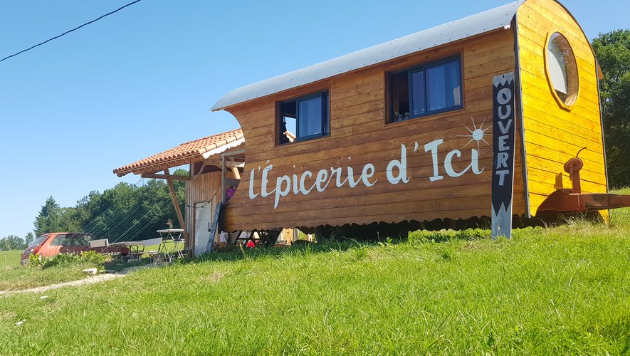 Epicerie « L’Épicerie d’Ici », une roulotte en bois devenue une vitrine des produits ariégeois et du savoir-faire local – ladepeche.fr