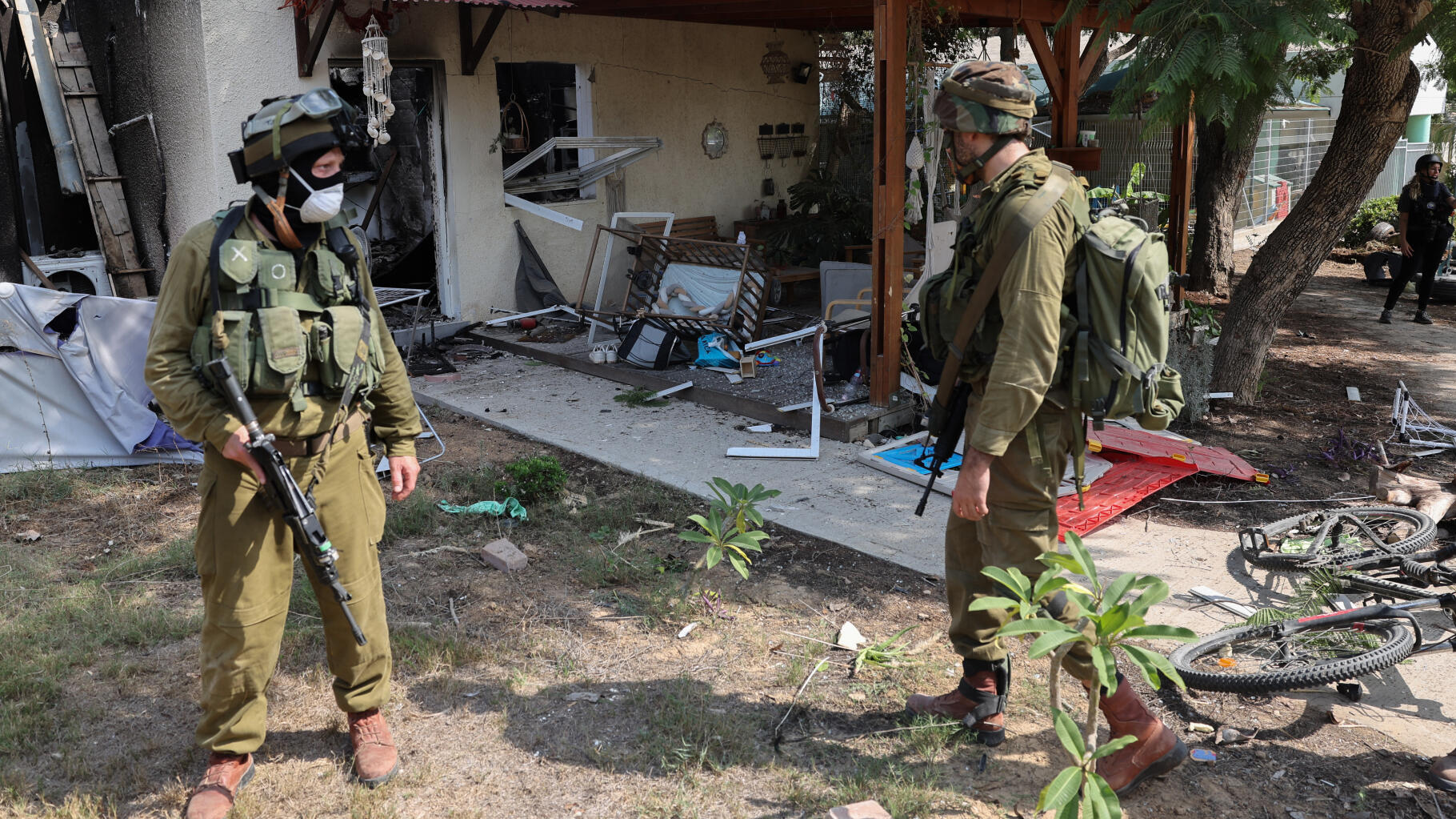 Bebe Attaques du Hamas contre Israël : au kibboutz de Kfar Aza, découverte d’un charnier de civils