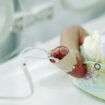 Bebe À l’hôpital, la néonatologie est à bout de souffle : « C’est fréquent de refuser des enfants »