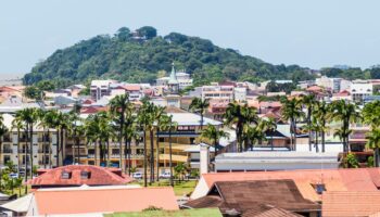 Epicerie Guyane: un suspect identifié après un triple meurtre à Cayenne