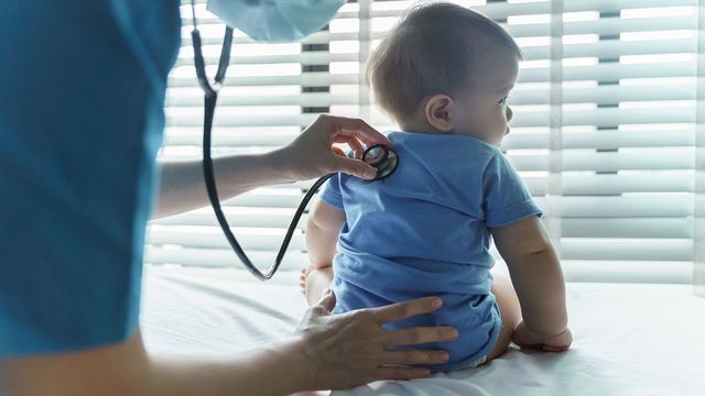 Bebe Bronchiolite : l’immunisation a fait chuter les hospitalisations de bébés cet hiver