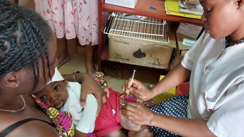 Enfant Paludisme : le Cameroun a entamé la vaccination à grande échelle des enfants, « une révolution »