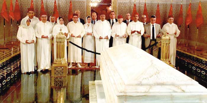 Bureau Une délégation du BP de l’USFP présidée par le Premier secrétaire s’est recueillie sur la tombe de Feu SM le Roi Mohammed V