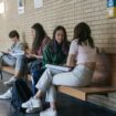 Ecole Une élève renvoyée pour sa tenue à Laeken : command les écoles fixent-elles les règles vestimentaires ? – RTBF Actus