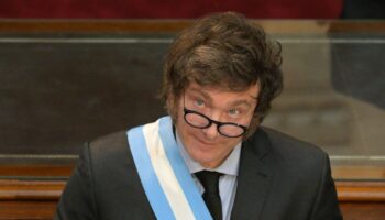 Maillot de bain Preşedintele Argentinei declanşează un scandal în Spania după ce Javier Milei a numit-o « coruptă » pe soţia premierului Sanchez