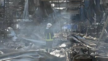 Bricolage En hiss, guerre en Ukraine : le bombardement russe sur un magasin de Kharkiv a fait 16 morts